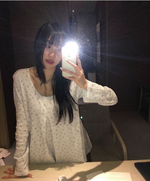 OAFISH(オアフィッシュ)の「Floral Tuck Longsleeve, Sky Blue(Tシャツ/カットソー・レディース・その他・FREE)」の3枚目の写真