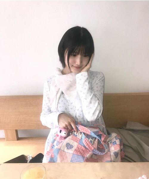 OAFISH(オアフィッシュ)の「Floral Tuck Longsleeve, Sky Blue(Tシャツ/カットソー・レディース・その他・FREE)」の5枚目の写真