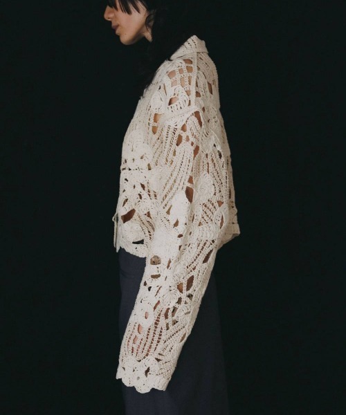 anuke(アンヌーク)の「anuke Embroidery Over Shirts エンブロイダリーオーバーシャツ/62620402(シャツ/ブラウス・レディース・ブラウン/アイボリー・ONE SIZE)」の4枚目の写真