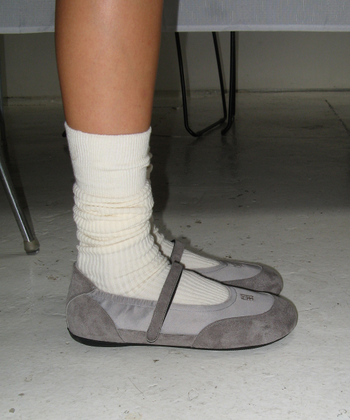 FOGGY MOODY(ポギムディ)の「Twins 0041. Symbol Mary-Jane Flats - 3colors(バレエシューズ・レディース・ライトグレー/ブラック/ブラウン・22.5cm/23cm/23.5cm/24cm/24.5cm/25cm)」の5枚目の写真