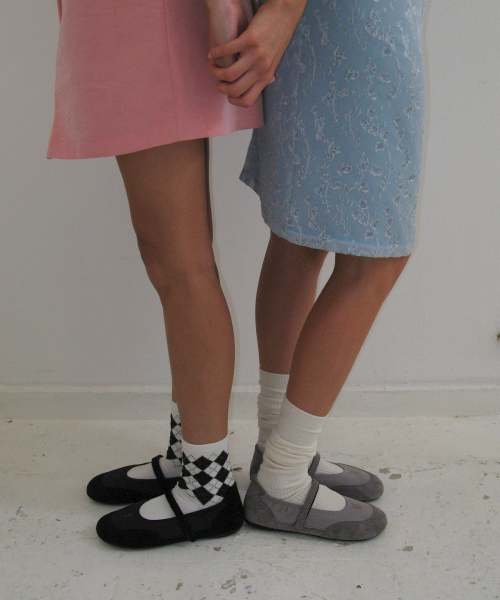 FOGGY MOODY(ポギムディ)の「Twins 0041. Symbol Mary-Jane Flats - 3colors(バレエシューズ・レディース・ライトグレー/ブラック/ブラウン・22.5cm/23cm/23.5cm/24cm/24.5cm/25cm)」の8枚目の写真
