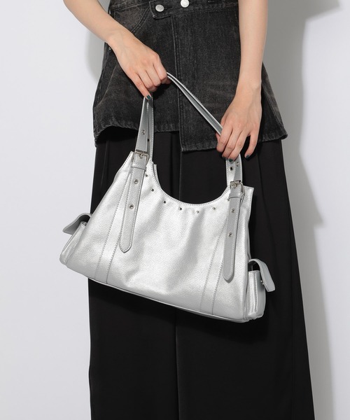 PAGEBOY(ページボーイ)の「【500mlペットボトル収納可能】ハトメベルトポケットバッグ(ハンドバッグ・レディース・ブルー/シルバー/ブラック・FREE)」の1枚目の写真