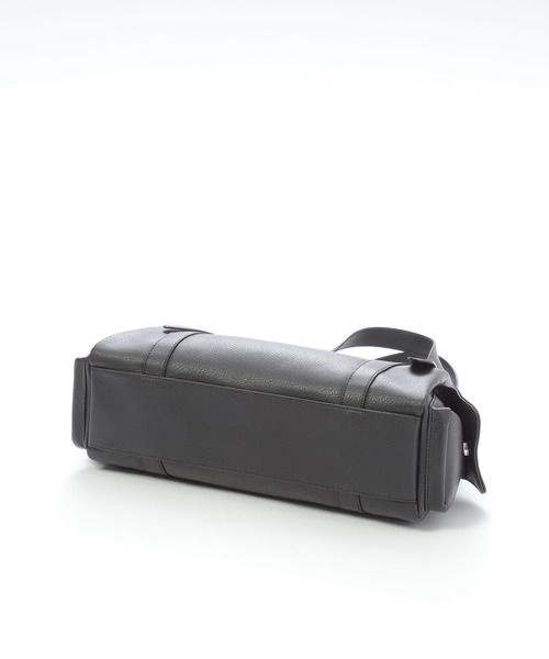 PAGEBOY(ページボーイ)の「【500mlペットボトル収納可能】ハトメベルトポケットバッグ(ハンドバッグ・レディース・ブルー/シルバー/ブラック・FREE)」の8枚目の写真