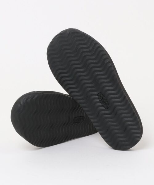 KEEN(キーン)の「<KEEN>BARBADOS TG(サンダル・メンズ・ブラック・L/M)」の3枚目の写真