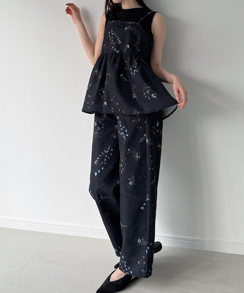 junoah(ジュノア)の「花柄キャミソール+ワイドパンツset(セットアップ・レディース・ブラック/ネイビー/ホワイト・FREE)」の7枚目の写真