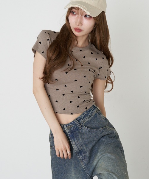 RAY CASSIN(レイカズン)の「ハート柄コンパクトTシャツ(Tシャツ/カットソー・レディース・ホワイト/ベージュ/ネイビー/グレー・FREE)」の12枚目の写真