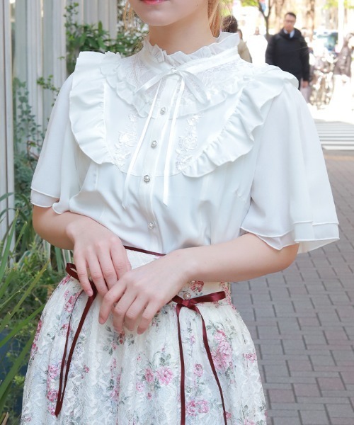 axes femme(アクシーズファム)の「レース切替フリルスタンドブラウス(シャツ/ブラウス・レディース・ホワイト/イエロー/ブラック・FREE)」の2枚目の写真
