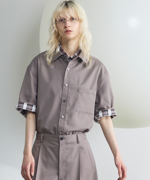MAISON SPECIAL(メゾンスペシャル)の「《UNISEX》NISHIKAWA KEORI Wool Mix Prime-Over Short Sleeve Shirt/NISHIKAWA KEORIウールミックスプライムオーバーショートスリーブシャツ【MAISON SPECIAL/メゾンスペシャル】■セットアップ対応■(シャツ/ブラウス・メンズ・ダークブラック/その他1/ネイビー/グレイッシュベージュ/ブラック・2/1/0)」の4枚目の写真