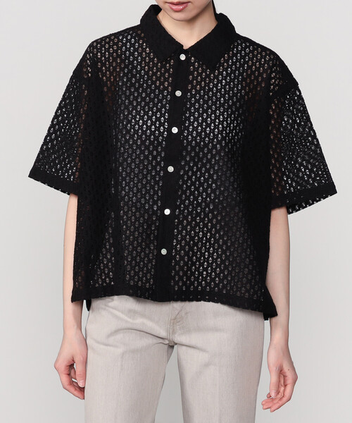 Bshop（ビショップ）の「INDIA INDUSTRY | フラワーレース 半袖シャツ WOMEN（シャツ/ブラウス・レディース・ブルー系その他/ブラック/アイボリー・1）」の2枚目の写真