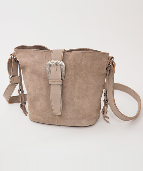 ROROL（ロロル）の「【ROROL】バックルポシェット（ショルダーバッグ・レディース・ベージュ/キャメル・FREE）」の2枚目の写真