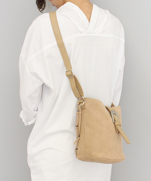 ROROL（ロロル）の「【ROROL】バックルポシェット（ショルダーバッグ・レディース・ベージュ/キャメル・FREE）」の4枚目の写真