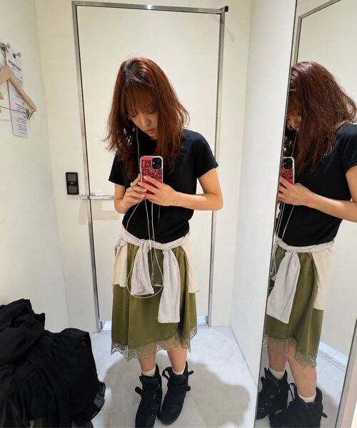 MUSINSA STANDARD WOMAN（ムシンサスタンダードウーマン）の「[クールタンダード] ウィメンズスリムクルーネックTシャツ (5色)（Tシャツ/カットソー・レディース・ブラック/ホワイト/ライトグレー/ピンク/ブラウン・X-SMALL/SMALL/MEDIUM/LARGE）」の17枚目の写真