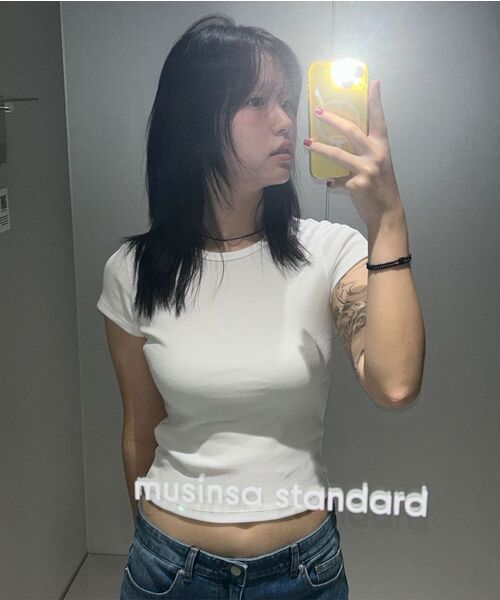 MUSINSA STANDARD WOMAN（ムシンサスタンダードウーマン）の「[クールタンダード] ウィメンズスリムクルーネックTシャツ (5色)（Tシャツ/カットソー・レディース・ブラック/ホワイト/ライトグレー/ピンク/ブラウン・X-SMALL/SMALL/MEDIUM/LARGE）」の12枚目の写真
