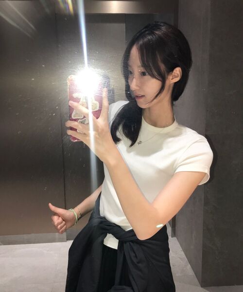 MUSINSA STANDARD WOMAN（ムシンサスタンダードウーマン）の「[クールタンダード] ウィメンズスリムクルーネックTシャツ (5色)（Tシャツ/カットソー・レディース・ブラック/ホワイト/ライトグレー/ピンク/ブラウン・X-SMALL/SMALL/MEDIUM/LARGE）」の10枚目の写真