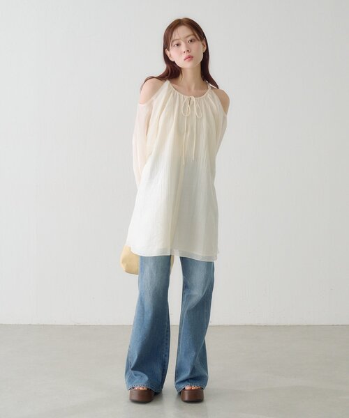 Kastane（カスタネ）の「【S.Lサイズ展開】カットアウトブラウス（シャツ/ブラウス・レディース・アイボリー/ブラック・SMALL/LARGE）」の16枚目の写真