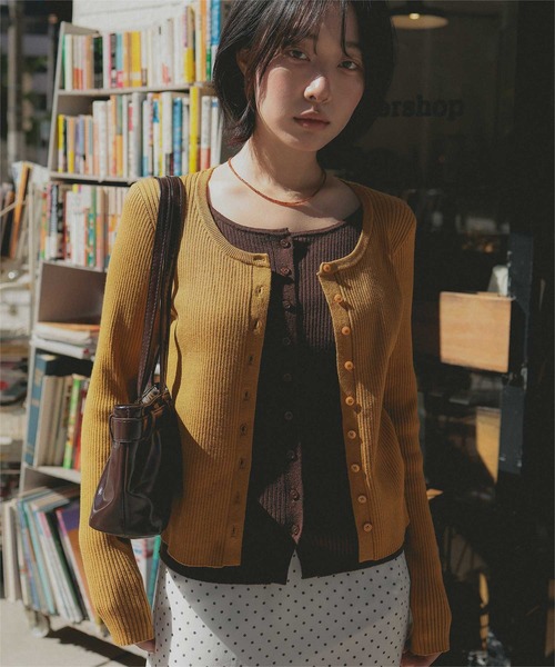 miette(ミエット)の「レイヤード配色クルーネックニットカーディガン(カーディガン/ボレロ・レディース・レッド/ブラウン/マスタード・FREE)」の10枚目の写真
