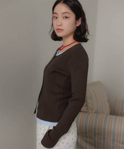 miette(ミエット)の「レイヤード配色クルーネックニットカーディガン(カーディガン/ボレロ・レディース・レッド/ブラウン/マスタード・FREE)」の8枚目の写真