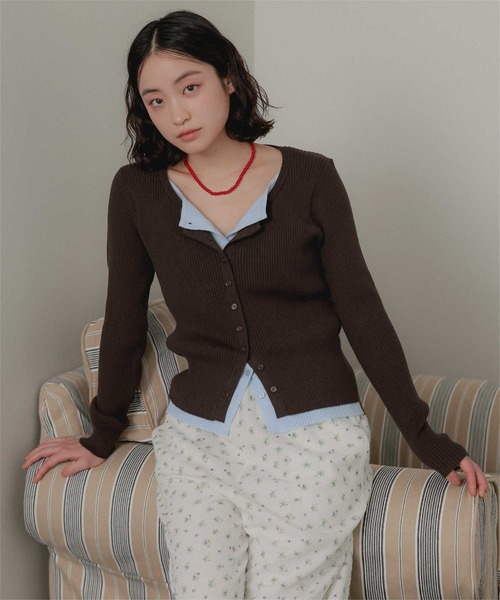 miette(ミエット)の「レイヤード配色クルーネックニットカーディガン(カーディガン/ボレロ・レディース・レッド/ブラウン/マスタード・FREE)」の9枚目の写真