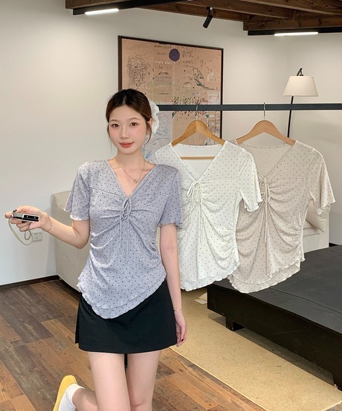 LAFFMO(ラフモ)の「ドット柄ギャザーVネック半袖カットソー(Tシャツ/カットソー・レディース・グレー/ベージュ・XL/L)」の12枚目の写真