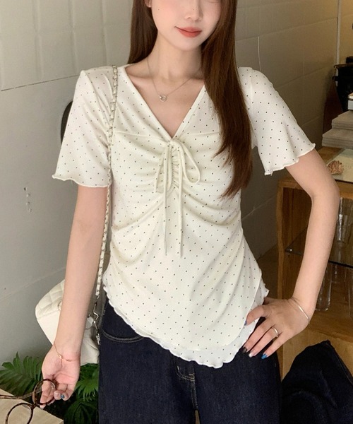 LAFFMO(ラフモ)の「ドット柄ギャザーVネック半袖カットソー(Tシャツ/カットソー・レディース・グレー/ベージュ・XL/L)」の5枚目の写真