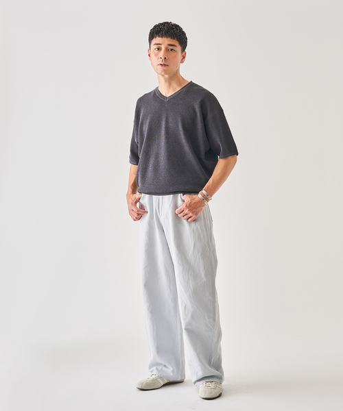 EDIFICE(エディフィス)の「LINEN LUXE V ネック ニット Tシャツ(Tシャツ/カットソー・メンズ・ブラック/パープル/ブルー系その他・MEDIUM/LARGE)」の5枚目の写真