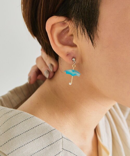 ear PAPILLONNER（イアパピヨネ）の「《WEB限定》)踊るアンブレラピアス（ピアス（両耳用）・レディース・バイオレット/レモンイエロー/ブルー系その他・FREE）」の9枚目の写真