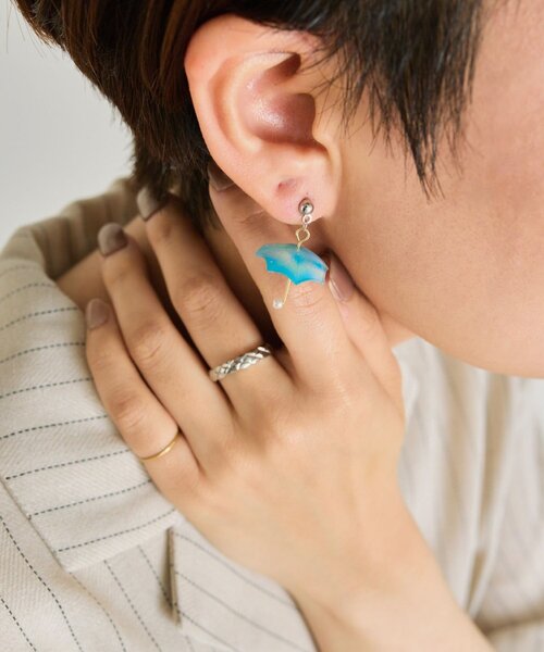 ear PAPILLONNER（イアパピヨネ）の「《WEB限定》)踊るアンブレラピアス（ピアス（両耳用）・レディース・バイオレット/レモンイエロー/ブルー系その他・FREE）」の10枚目の写真