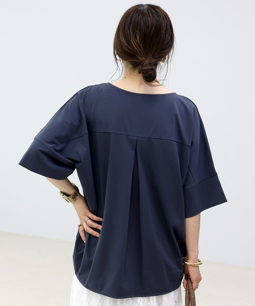 Aletta vita（アレッタビータ）の「接触冷感シルケットタック使いドルマンプルオーバー（Tシャツ/カットソー・レディース・ネイビー/グレイッシュベージュ/ブラック・M）」の18枚目の写真