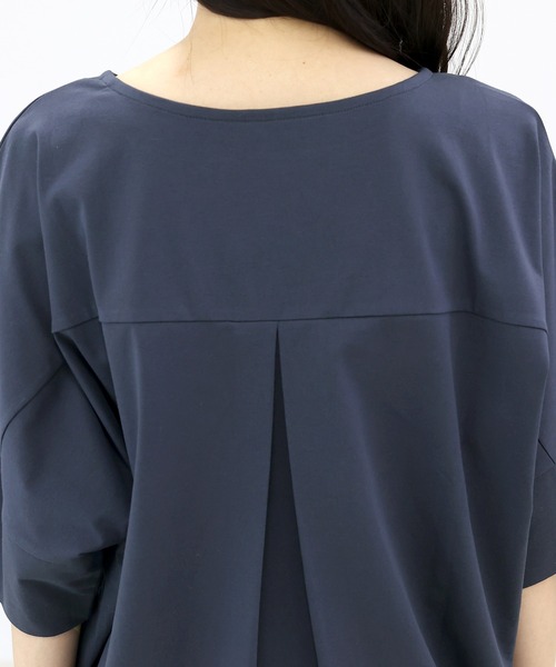 Aletta vita（アレッタビータ）の「接触冷感シルケットタック使いドルマンプルオーバー（Tシャツ/カットソー・レディース・ネイビー/グレイッシュベージュ/ブラック・M）」の13枚目の写真