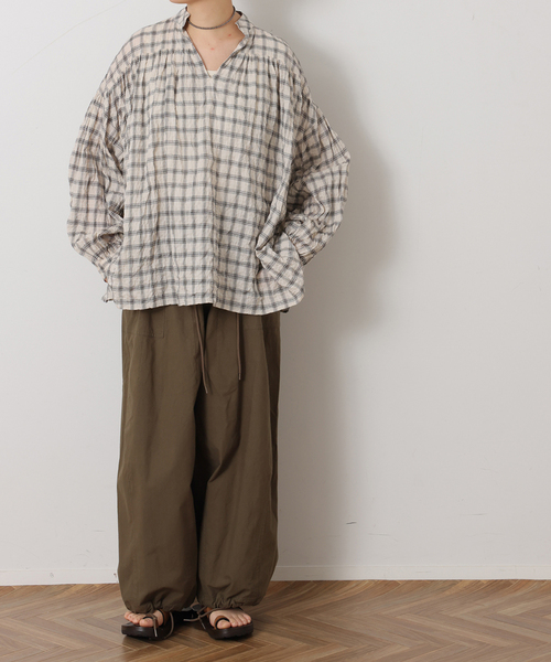 JOURNAL STANDARD LUXE(ジャーナルスタンダード ラックス)の「バフワッシャー ベイカーパンツ(その他パンツ・レディース・カーキ/ホワイト・SMALL/MEDIUM)」の11枚目の写真