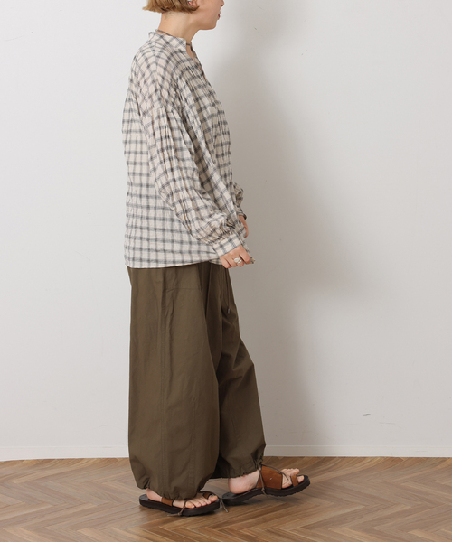 JOURNAL STANDARD LUXE(ジャーナルスタンダード ラックス)の「バフワッシャー ベイカーパンツ(その他パンツ・レディース・カーキ/ホワイト・SMALL/MEDIUM)」の12枚目の写真