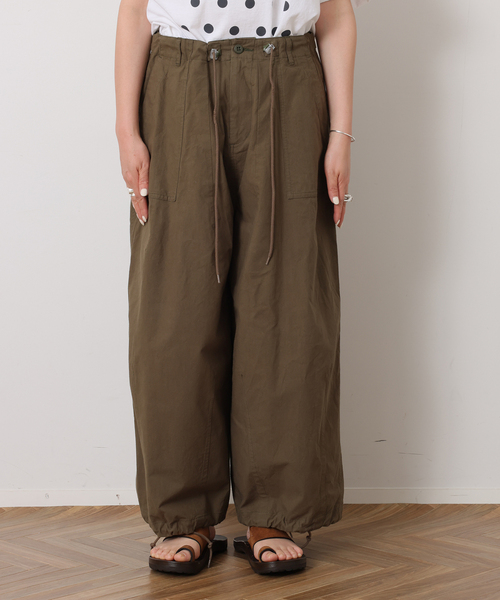 JOURNAL STANDARD LUXE(ジャーナルスタンダード ラックス)の「バフワッシャー ベイカーパンツ(その他パンツ・レディース・カーキ/ホワイト・SMALL/MEDIUM)」の14枚目の写真