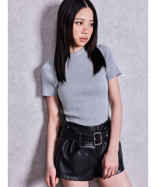 GYDA（ジェイダ）の「ベルト付きストレッチフェイクレザーショートパンツ（その他パンツ・レディース・ブラック・X-SMALL/SMALL/MEDIUM）」の12枚目の写真
