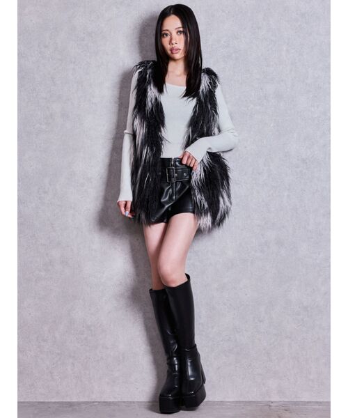 GYDA（ジェイダ）の「ベルト付きストレッチフェイクレザーショートパンツ（その他パンツ・レディース・ブラック・X-SMALL/SMALL/MEDIUM）」の17枚目の写真