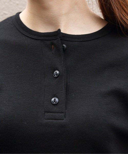 MEYAME(メヤメ)の「MEYAME/メヤメ ソフトリブヘンリーネック SOFT RIB HENRY NECK MEY-2502(Tシャツ/カットソー・レディース・レッド/ブラック/クリーム・FREE)」の4枚目の写真