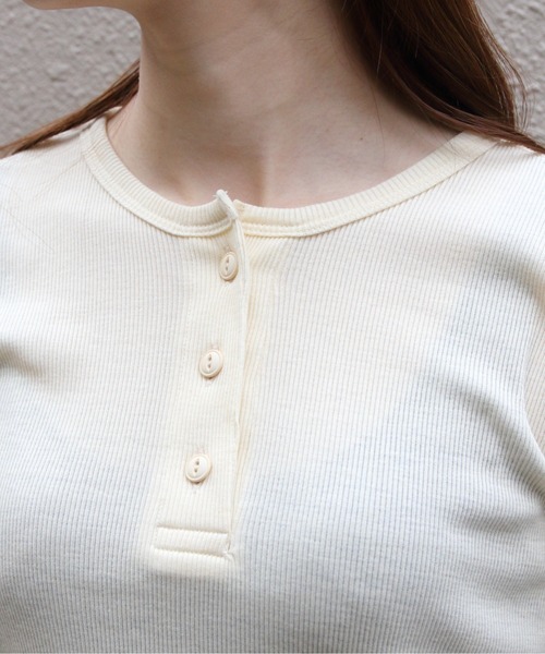 MEYAME(メヤメ)の「MEYAME/メヤメ ソフトリブヘンリーネック SOFT RIB HENRY NECK MEY-2502(Tシャツ/カットソー・レディース・レッド/ブラック/クリーム・FREE)」の14枚目の写真