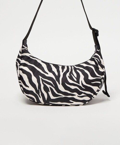 LeSportsac(レスポートサック)の「【別注】<LeSportsac>ハンモック バッグ(ゼブラ)(ショルダーバッグ・レディース・その他1・FREE)」の6枚目の写真
