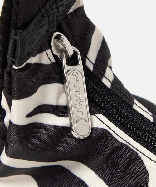 LeSportsac(レスポートサック)の「【別注】<LeSportsac>ハンモック バッグ(ゼブラ)(ショルダーバッグ・レディース・その他1・FREE)」の14枚目の写真