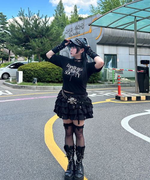 MILK ASH AND DOLLS(ミルク アッシュ アンド ドールズ)の「エディンバラ クロップショートスリーブ - ブラック(Tシャツ/カットソー・レディース・ブラック・SMALL/MEDIUM)」の3枚目の写真