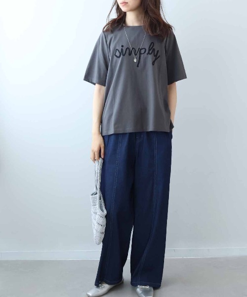 leswel(レスウェル)の「【M~5L】コード刺しゅうロゴTシャツ(Tシャツ/カットソー・レディース・ブラウン/ライトグレー/チャコールグレー・3L/LL/L/M/5L/4L)」の5枚目の写真