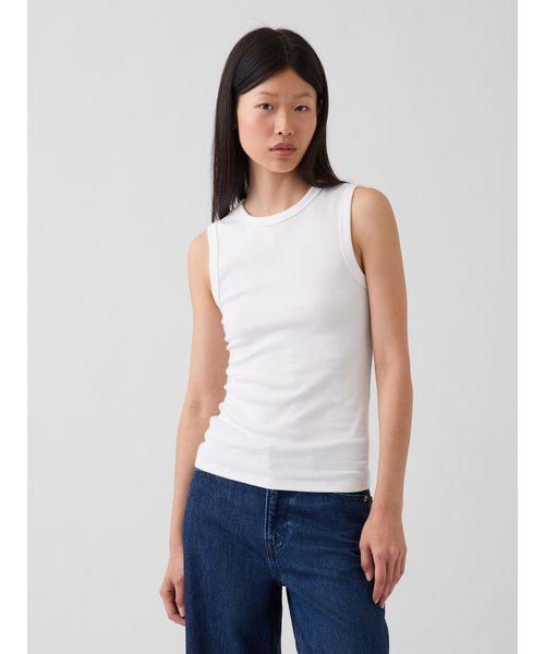 GAP(ギャップ)の「モダン クルーネック タンクトップ(タンクトップ・レディース・ホワイト/ブラック/ブラウン・XXS/XL/L/S/M/XS)」の2枚目の写真