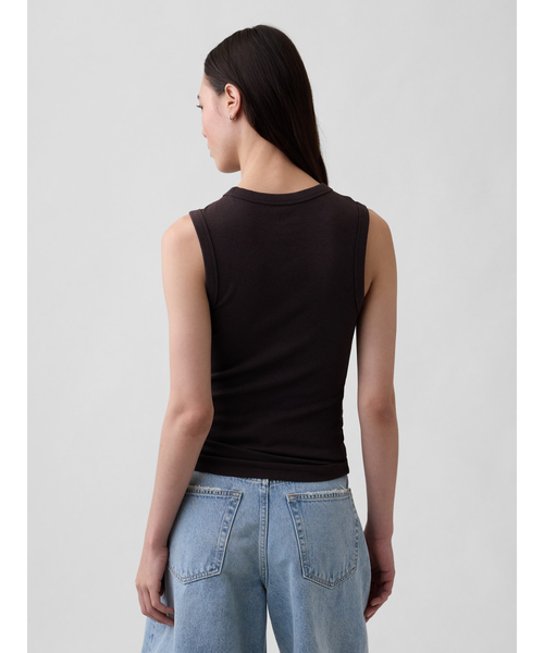 GAP(ギャップ)の「モダン クルーネック タンクトップ(タンクトップ・レディース・ホワイト/ブラック/ブラウン・XXS/XL/L/S/M/XS)」の5枚目の写真