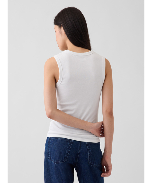GAP(ギャップ)の「モダン クルーネック タンクトップ(タンクトップ・レディース・ホワイト/ブラック/ブラウン・XXS/XL/L/S/M/XS)」の6枚目の写真