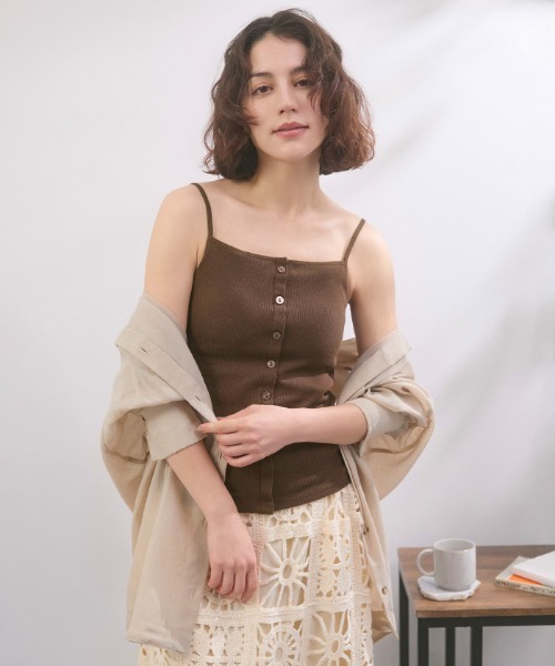 ESLIA(エスリア)の「服見え カップ付きキャミ(キャミソール・レディース・グリーン/ブラウン/ブラック・M/L)」の3枚目の写真