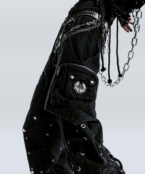 UNIZ(ユニズ)の「【UNIZ】Dragon Slayer Hood Pants / 【ユニズ】ドラゴンレースアップパッチワークデニムカーゴパンツ(デニムパンツ・メンズ・ブラック・01/00)」の20枚目の写真
