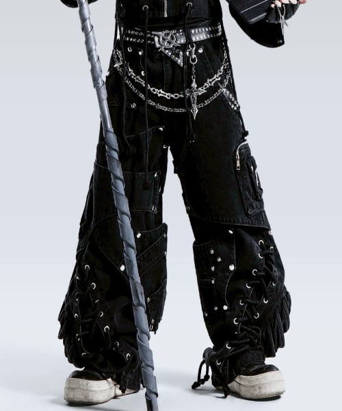 UNIZ(ユニズ)の「【UNIZ】Dragon Slayer Hood Pants / 【ユニズ】ドラゴンレースアップパッチワークデニムカーゴパンツ(デニムパンツ・メンズ・ブラック・01/00)」の17枚目の写真