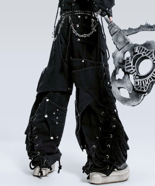 UNIZ(ユニズ)の「【UNIZ】Dragon Slayer Hood Pants / 【ユニズ】ドラゴンレースアップパッチワークデニムカーゴパンツ(デニムパンツ・メンズ・ブラック・01/00)」の19枚目の写真