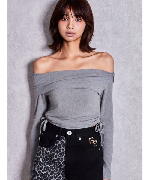 GYDA(ジェイダ)の「サイドギャザーオフショルトップス(Tシャツ/カットソー・レディース・ブラック/グレー/オフホワイト・FREE)」の1枚目の写真