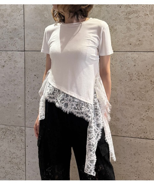 Desert Rose(デザートローズ)の「【DESERT ROSE/デザートローズ】アシンメトリーレースヘムプルオーバー(Tシャツ/カットソー・レディース・ブラック/ホワイト・FREE)」の2枚目の写真