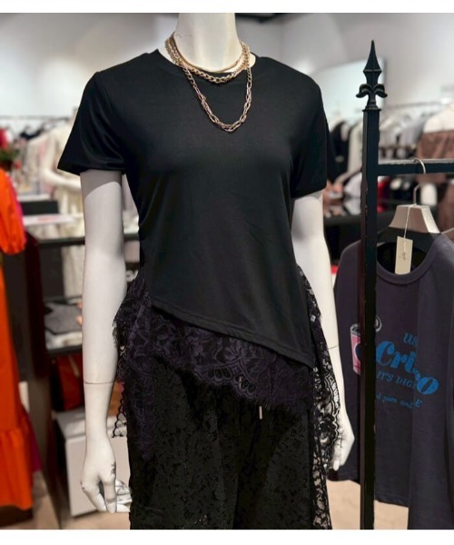 Desert Rose(デザートローズ)の「【DESERT ROSE/デザートローズ】アシンメトリーレースヘムプルオーバー(Tシャツ/カットソー・レディース・ブラック/ホワイト・FREE)」の1枚目の写真